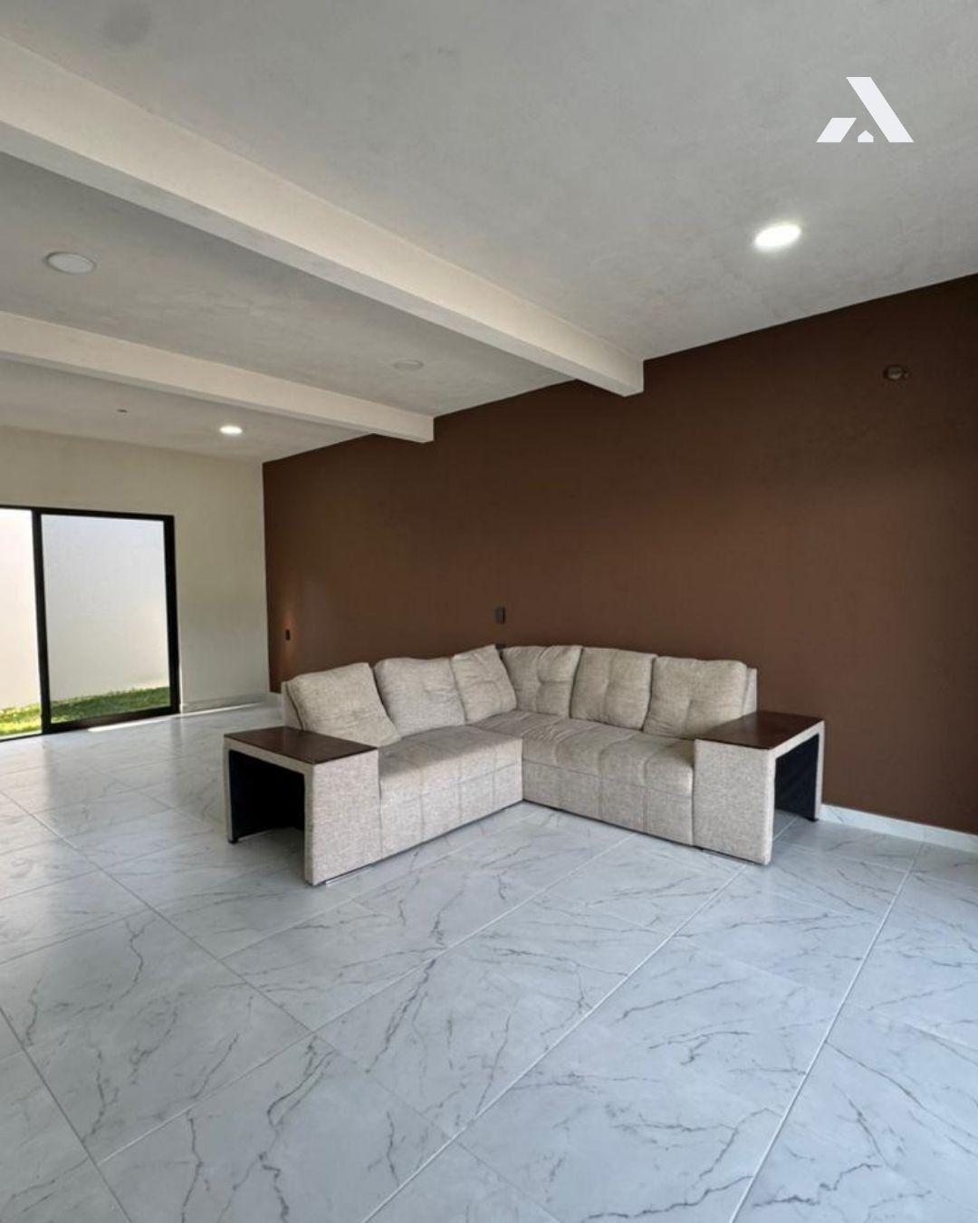 Modelo Marela en Residencial San Agustín, Tuxtla Gutiérrez, Chiapas — foto 2